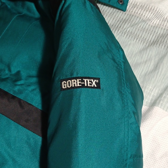 Gore-Tex Ski Jacket - Picture 2 of 4